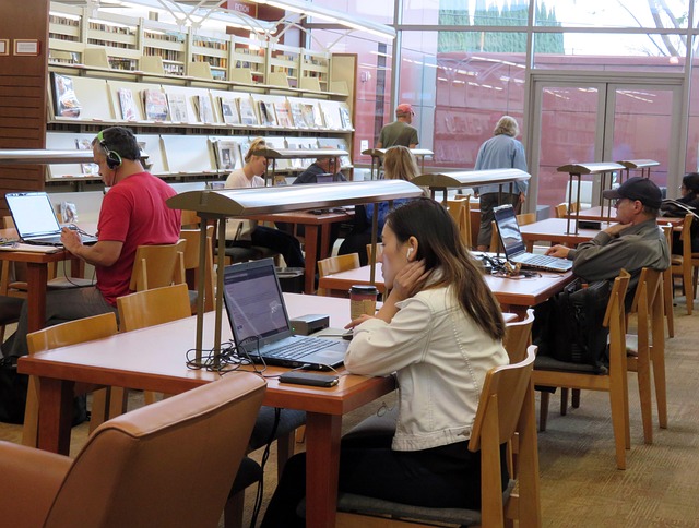 Library 1697314 640
